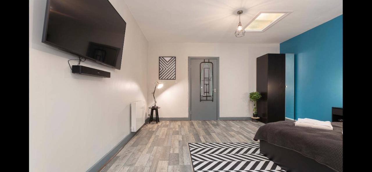 Pine Suite - Studio Apartment - Talbot Road * Blackpool