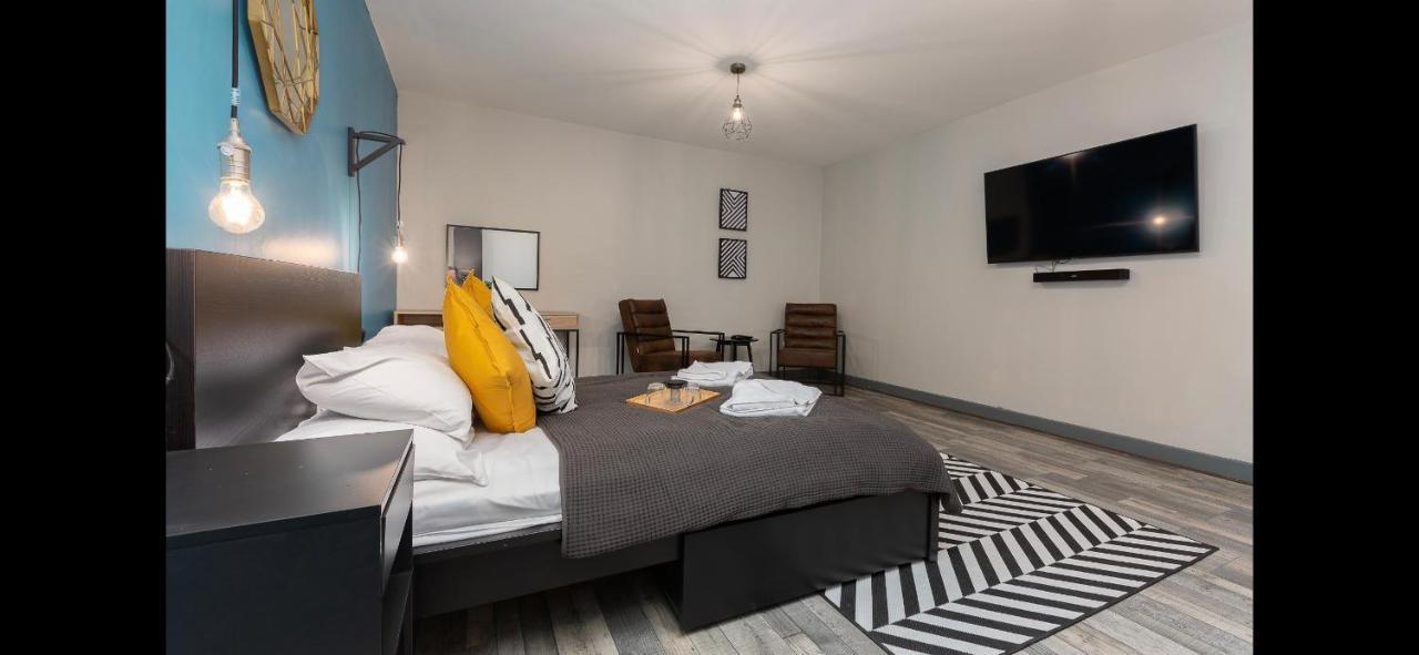 Pine Suite - Studio Apartment - Talbot Road Blackpool